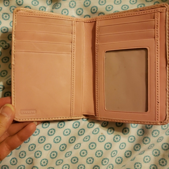 EUC Coach Peachy Pink Wallet - Picture 5 of 7